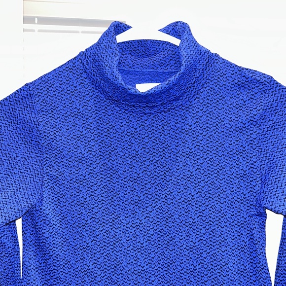 Athleta Turtle Neck Shirt, Size XS - Picture 3 of 6